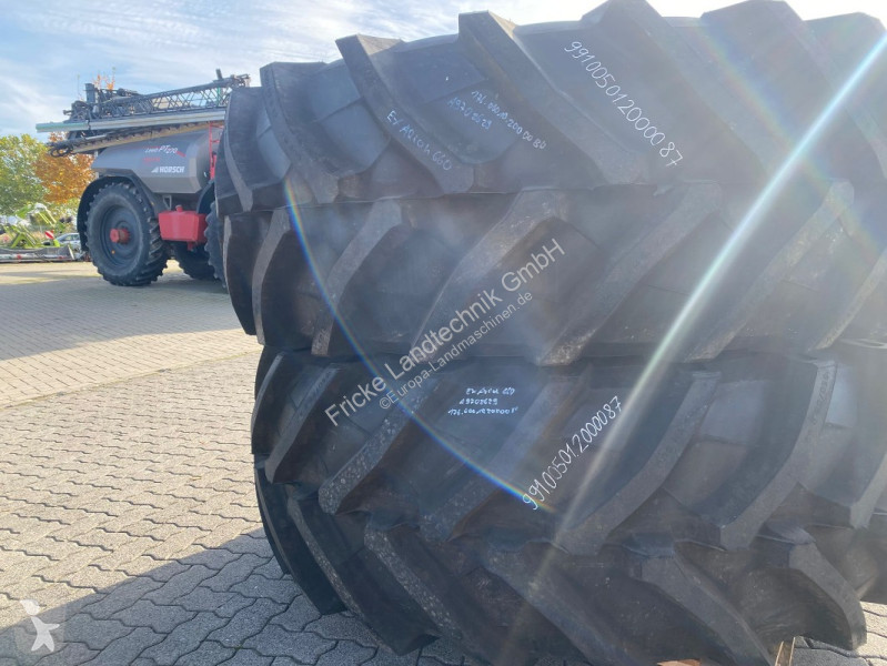 Aangedreven grondwerktuigen   650/65 R42 TM 800