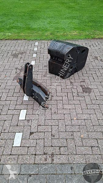 Pohyblivé zemní nástroje New Holland Gewicht