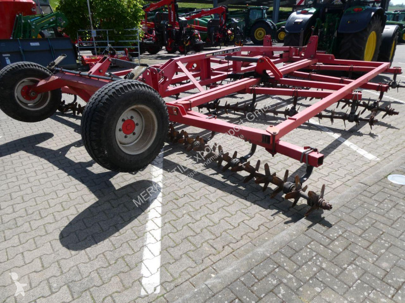 Bevægelige jordbearbejdningsredskaber   HLA 6400