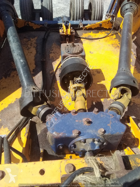 أدوات تربة متحركة Bomford BROYEUR A AXE...