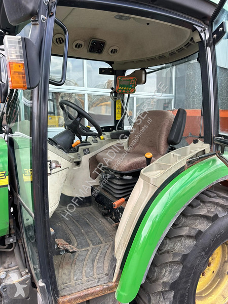 Lantbrukstraktor John Deere 3720
