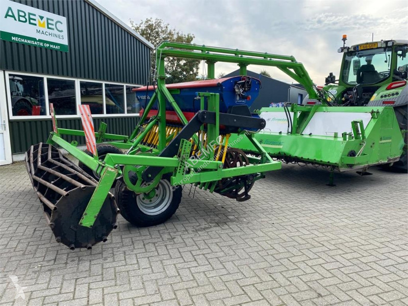 أدوات تربة متحركة  Farmtec Agri 300 Spitmachine...