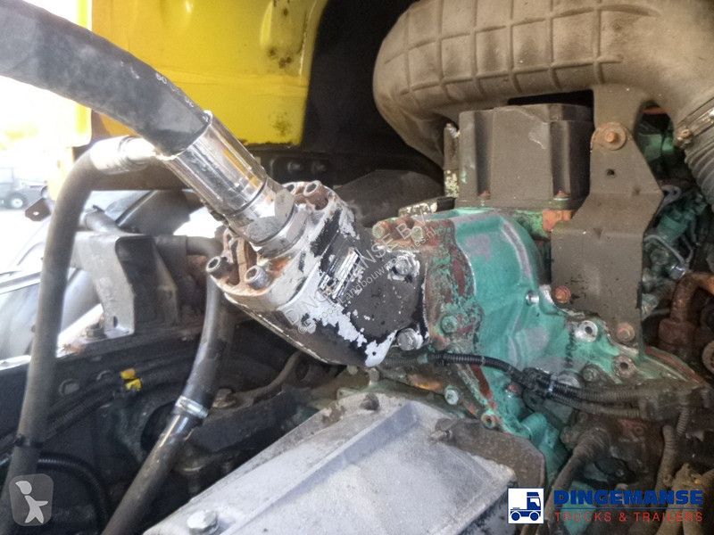 Ferramentas do solo animados Volvo 340 6x4 RHD...