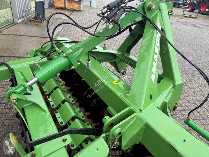 Aangedreven grondwerktuigen Amazone catros+ 3003