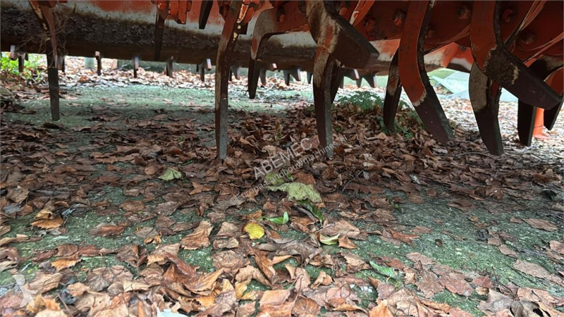 Struik Biorotix 3000 overtopfrees Power harrow