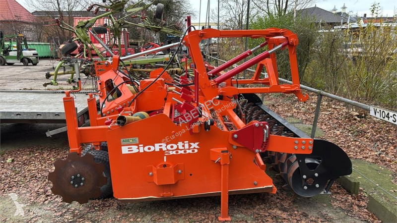 Struik Biorotix 3000 overtopfrees Power harrow