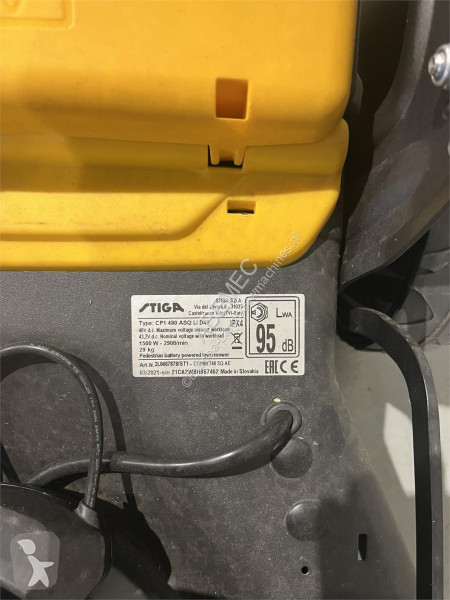 Aangedreven grondwerktuigen  combi 748 SQ AE