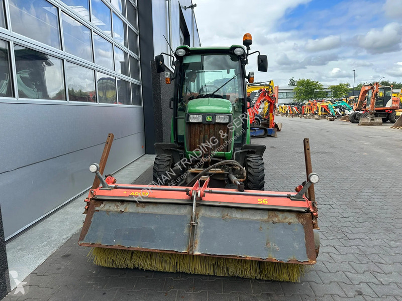 Lantbrukstraktor John Deere 3720