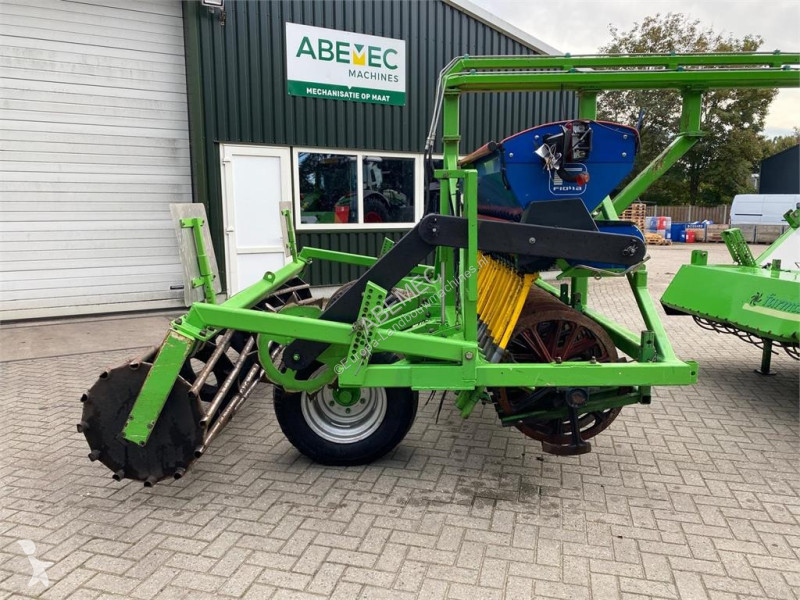 أدوات تربة متحركة  Farmtec Agri 300 Spitmachine...