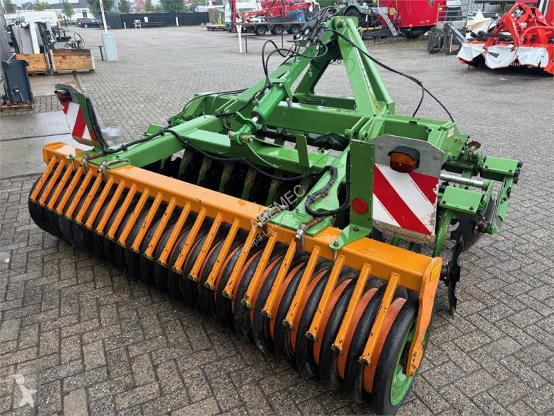 Aangedreven grondwerktuigen Amazone catros+ 3003