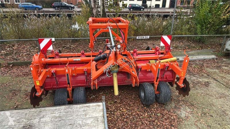 Struik Biorotix 3000 overtopfrees Power harrow