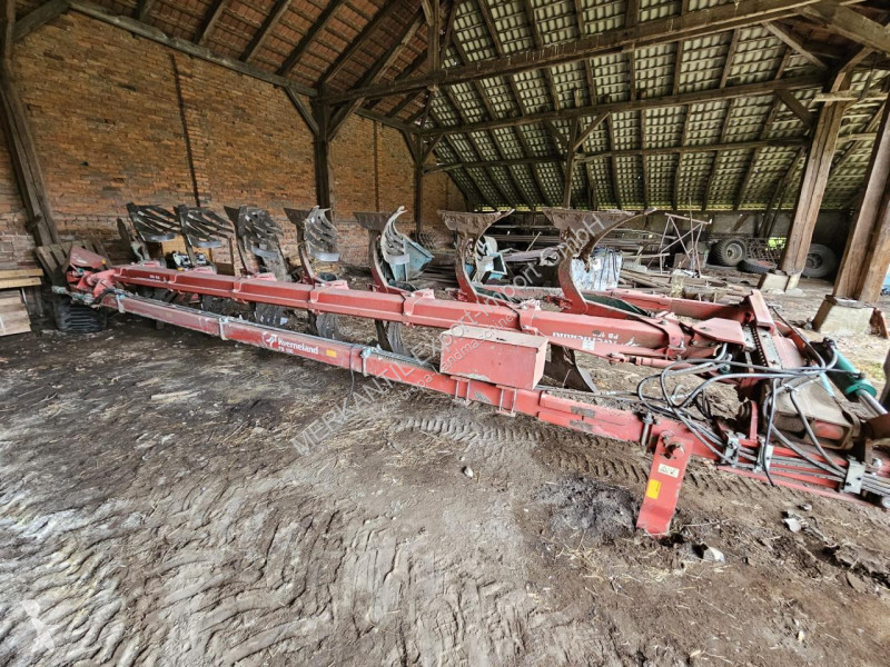 Outils du sol non animés Kverneland PB 100