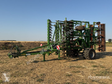 Vibrocultivador Amazone