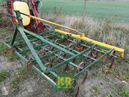 Seedbed cultivator triltand