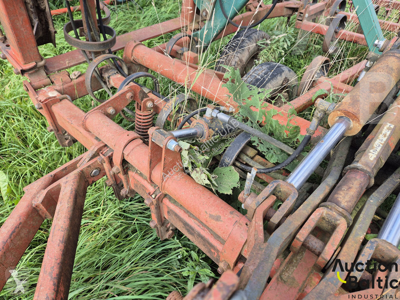 Non-power harrow