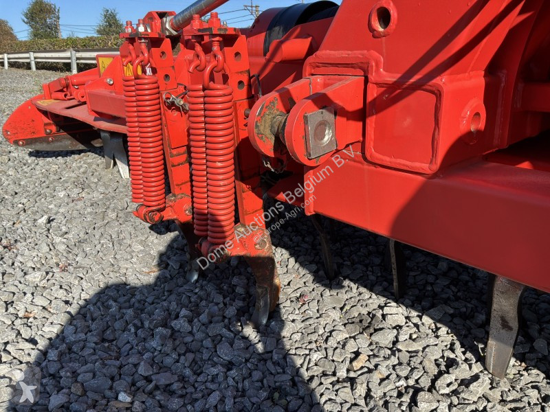 Pohyblivé zemní nástroje Kuhn HR6004