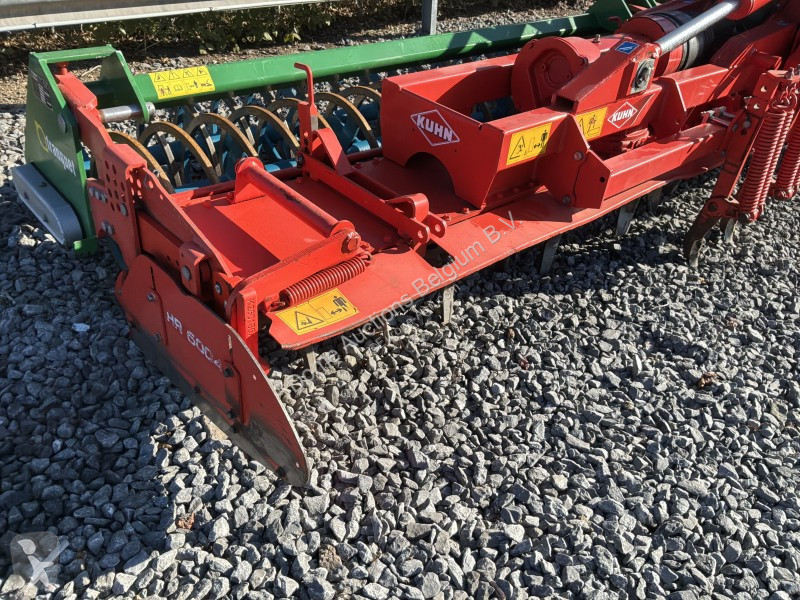 Pohyblivé zemní nástroje Kuhn HR6004
