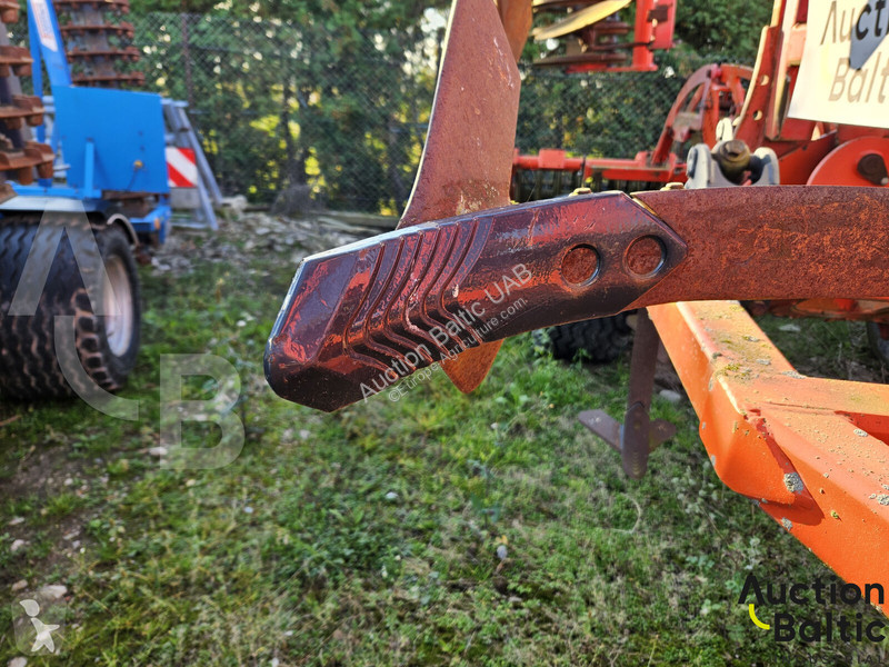 أدوات تربة غير متحركة Kuhn CULTIM 6500
