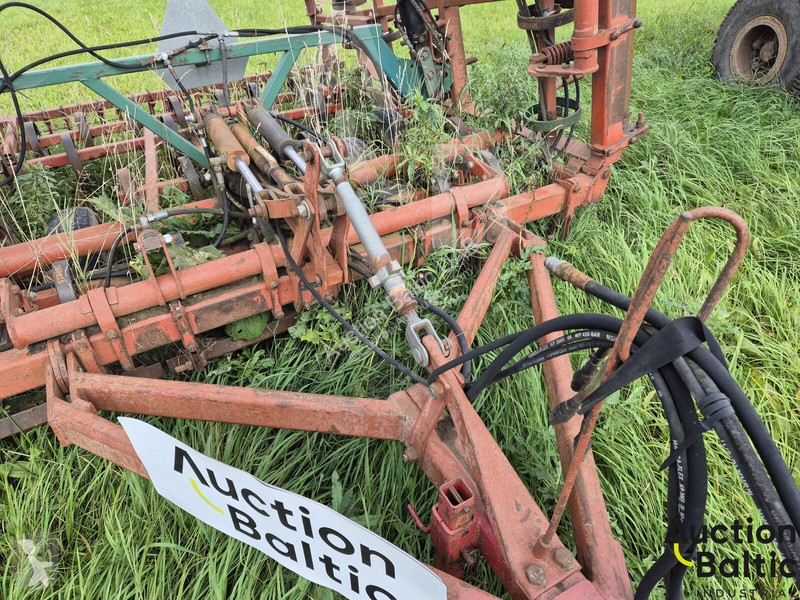 Non-power harrow