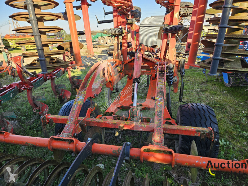 أدوات تربة غير متحركة Kuhn CULTIM 6500