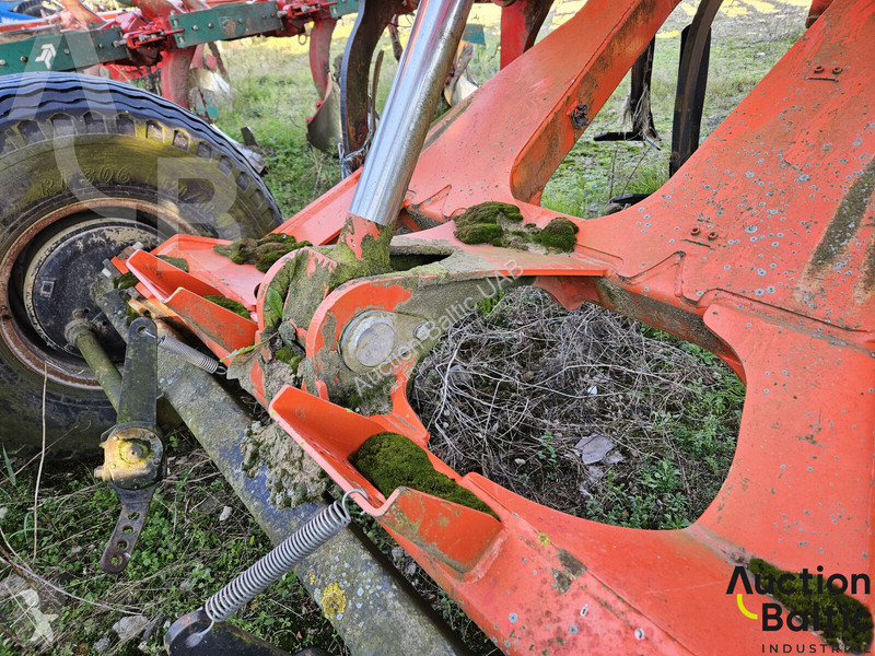 أدوات تربة غير متحركة Kuhn CULTIM 6500