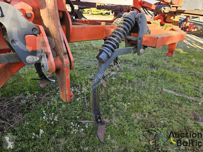 أدوات تربة غير متحركة Kuhn CULTIM 6500