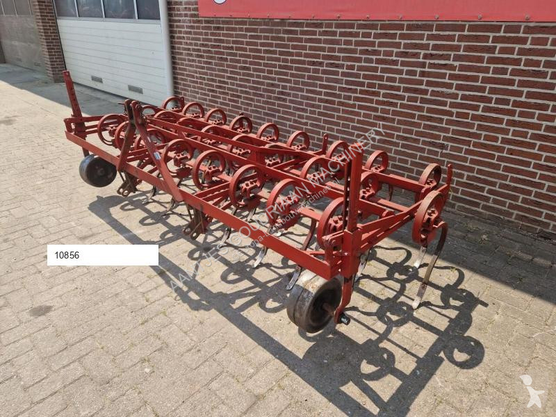 Outils du sol non animés Cultivateur