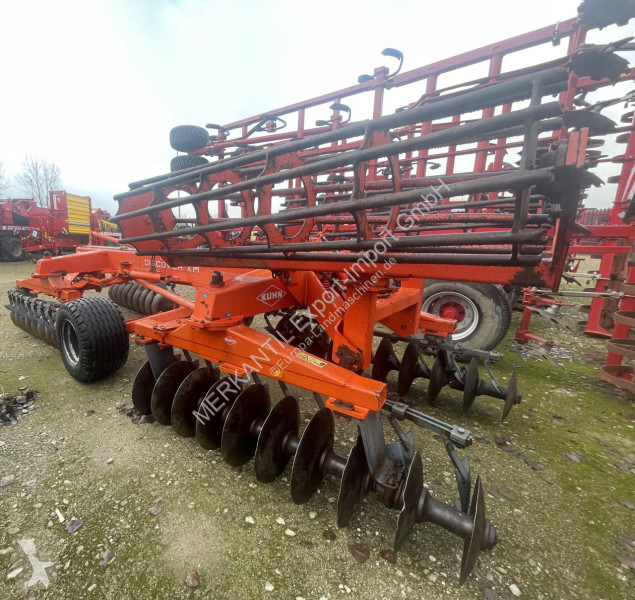 Ferramenta do solo não motorizado  Kuhn XM 36/660