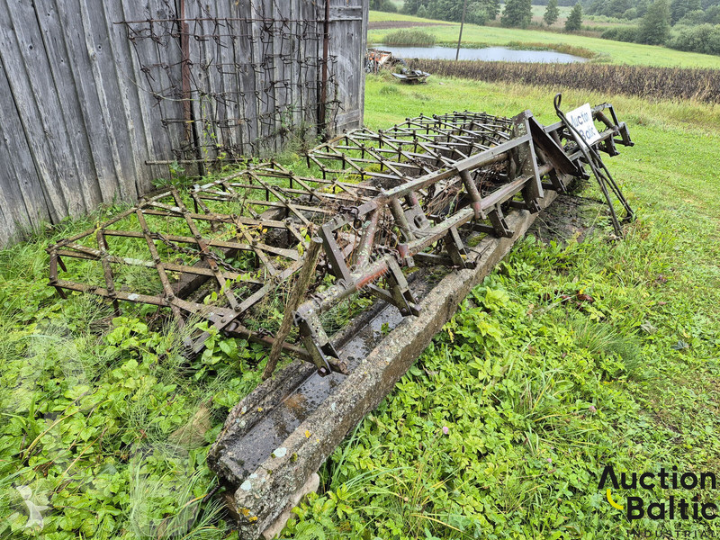 Non-power harrow