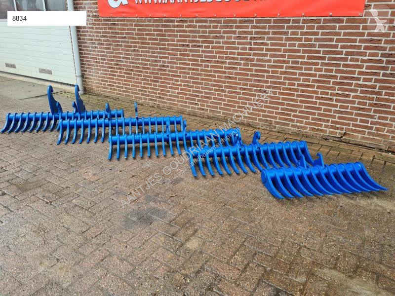 Outils du sol non animés Terrein harken