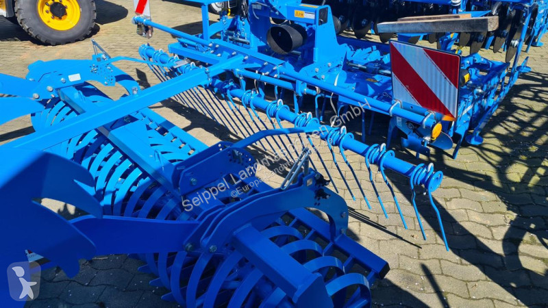 Outils du sol non animés Lemken KARAT 10/300 FRW