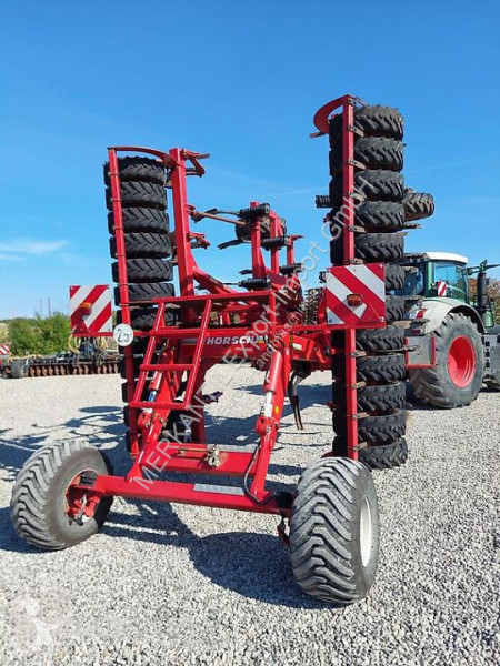 Pohyblivé zemní nástroje Horsch  Terrano 6 FX