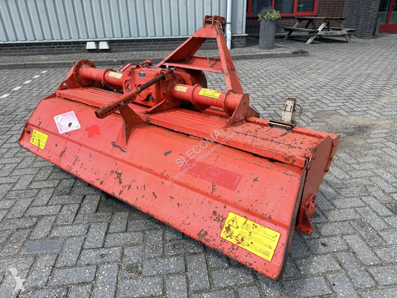 Stroje na obrábanie pôdy – nepoháňané Kuhn...
