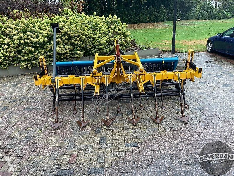 Pohyblivé zemní nástroje  Cultivator 3m