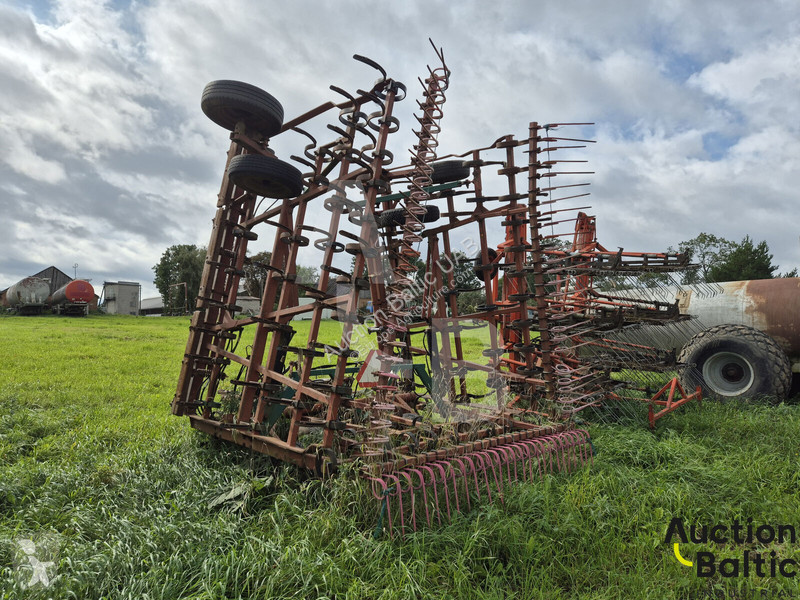 Non-power harrow