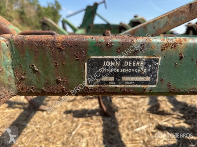 Niet aangedreven grondwerktuigen John Deere  410