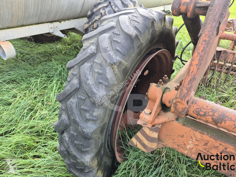 Non-power harrow