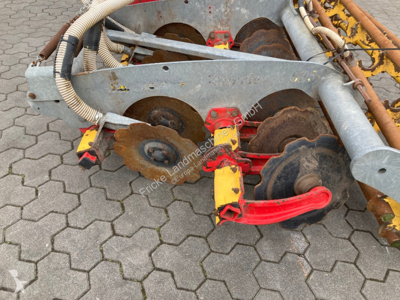 Väderstad  CRX 625 mit APV PS 500 Streuer crop...