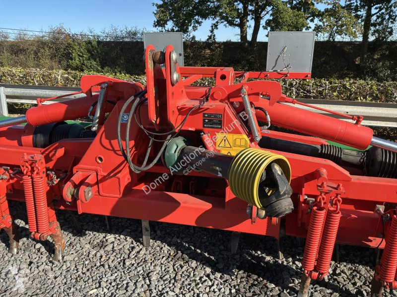 Pohyblivé zemní nástroje Kuhn HR6004