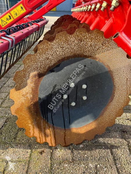 Niet aangedreven grondwerktuigen Kverneland...