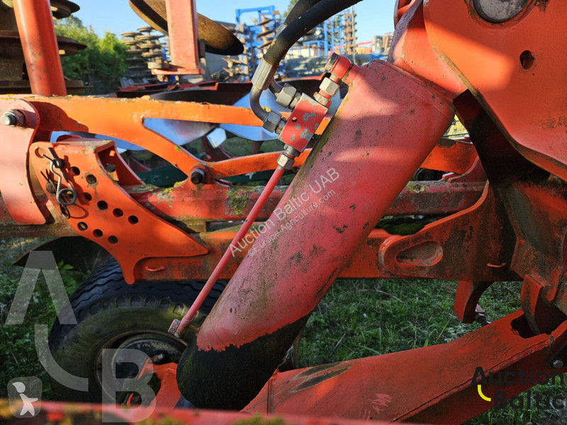 أدوات تربة غير متحركة Kuhn CULTIM 6500
