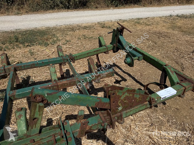 Niet aangedreven grondwerktuigen John Deere  410