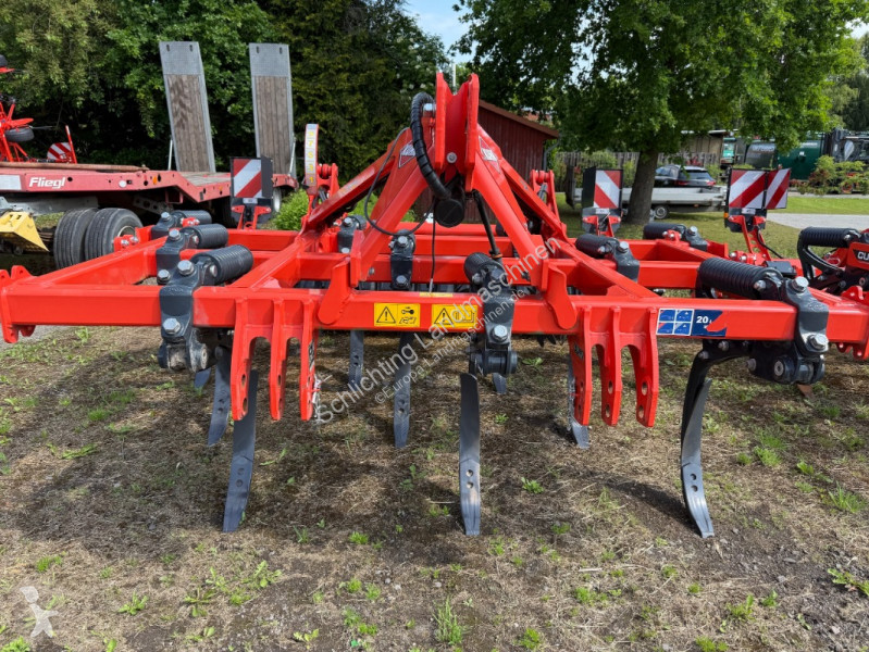 Outils du sol non animés Kuhn 300 NS