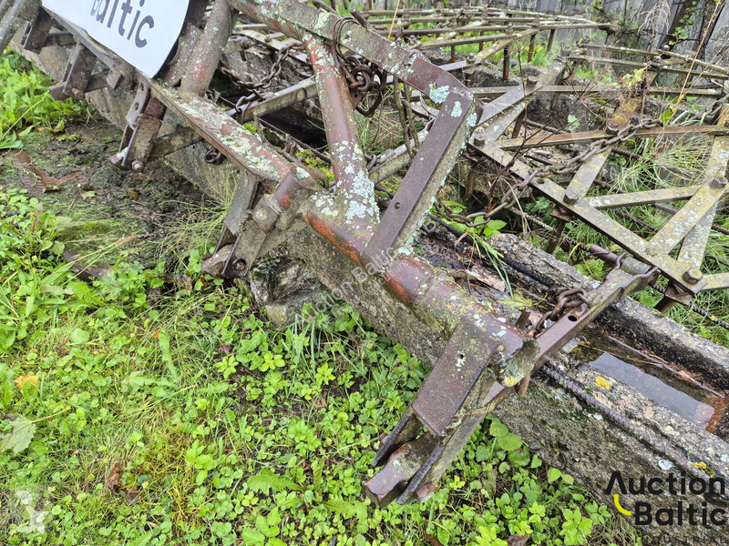 Non-power harrow
