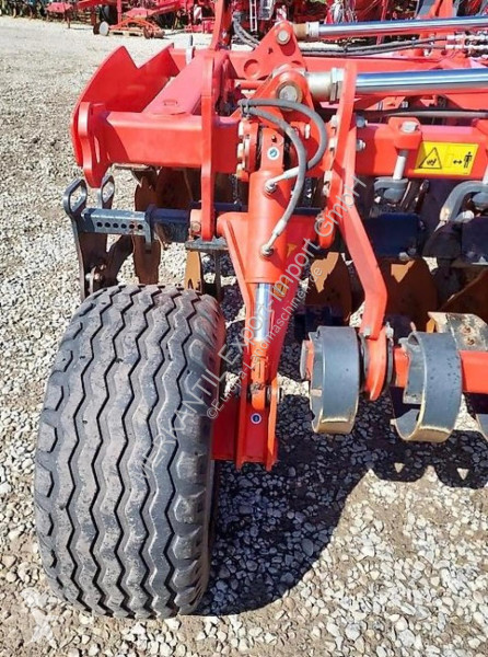 Stroje na obrábanie pôdy – nepoháňané Kuhn L6000