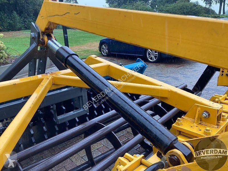 Pohyblivé zemní nástroje  Cultivator 3m