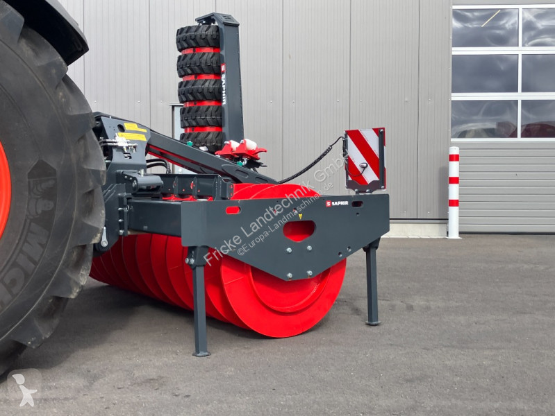Agregaty Uprawowe Bierne   SiloRex 30H Silagewalze