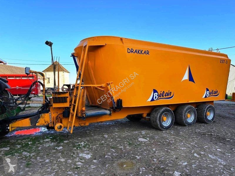 Distribution de fourrage Belair DRAKKAR 237-3