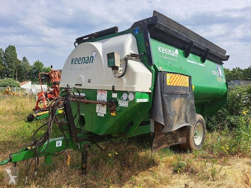 Distribution de fourrage Keenan MELANGEUSE