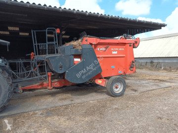 Distribution de fourrage Kuhn